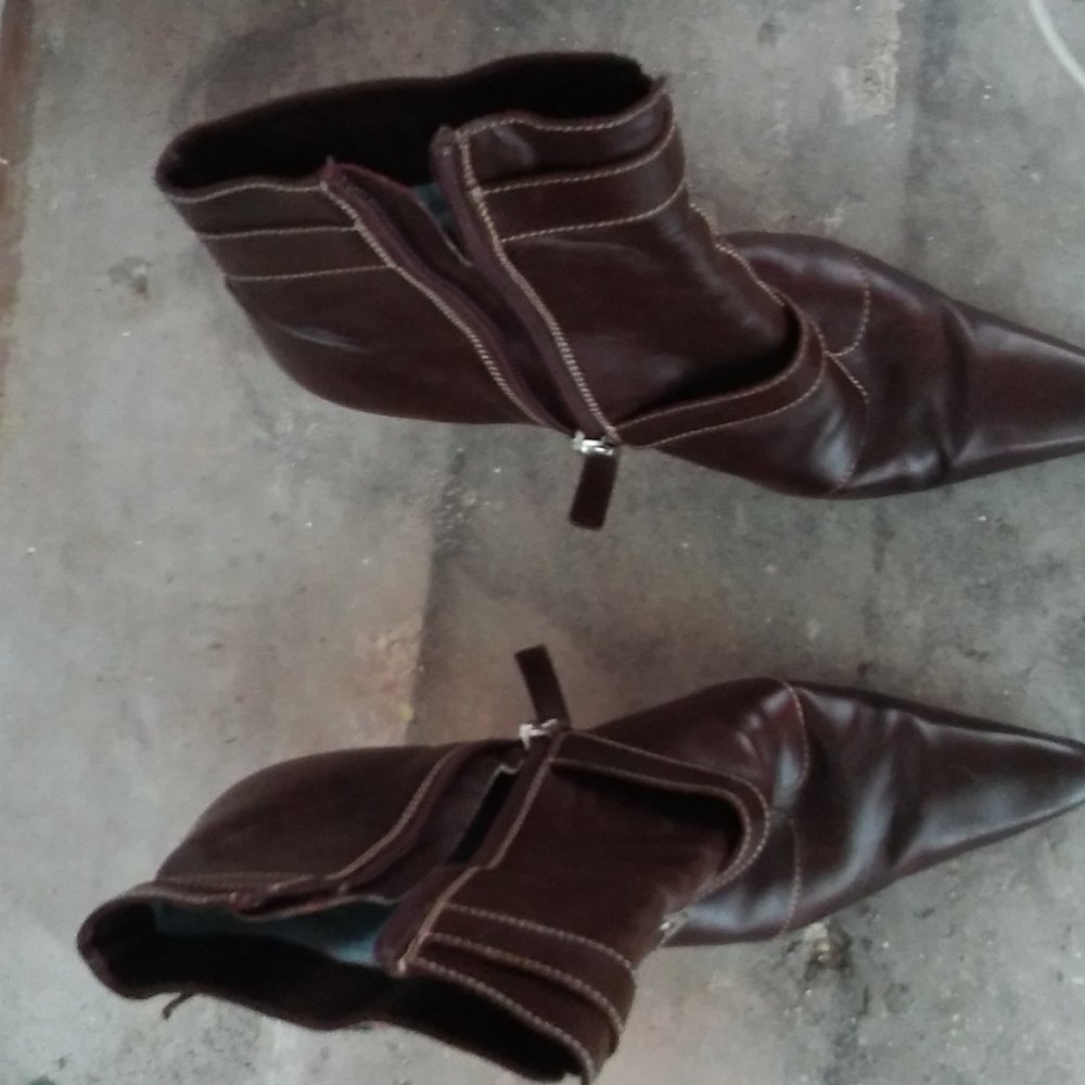 granny boots good shape worn used. vintage.